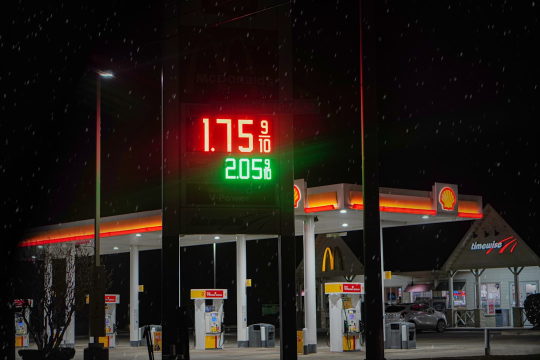 U.S. Gas Prices Hit $4 a Gallon on Average