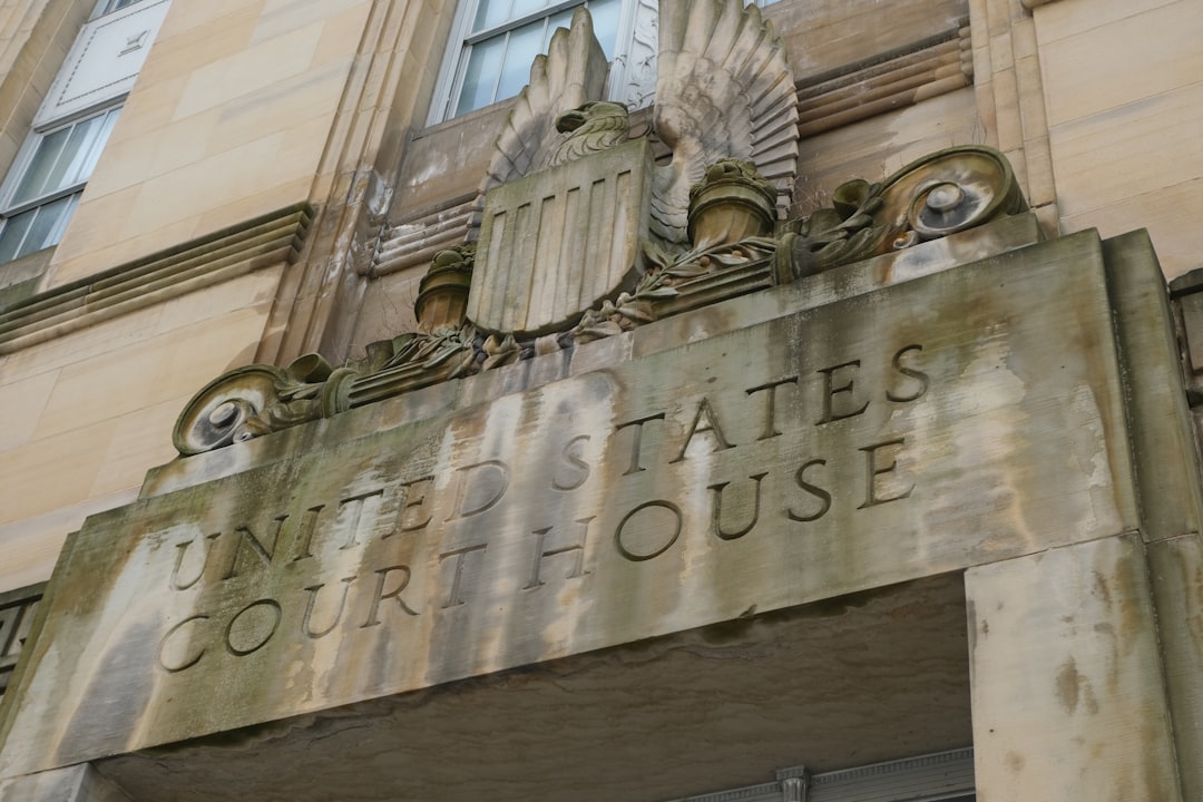 A united states courthouse building is shown.